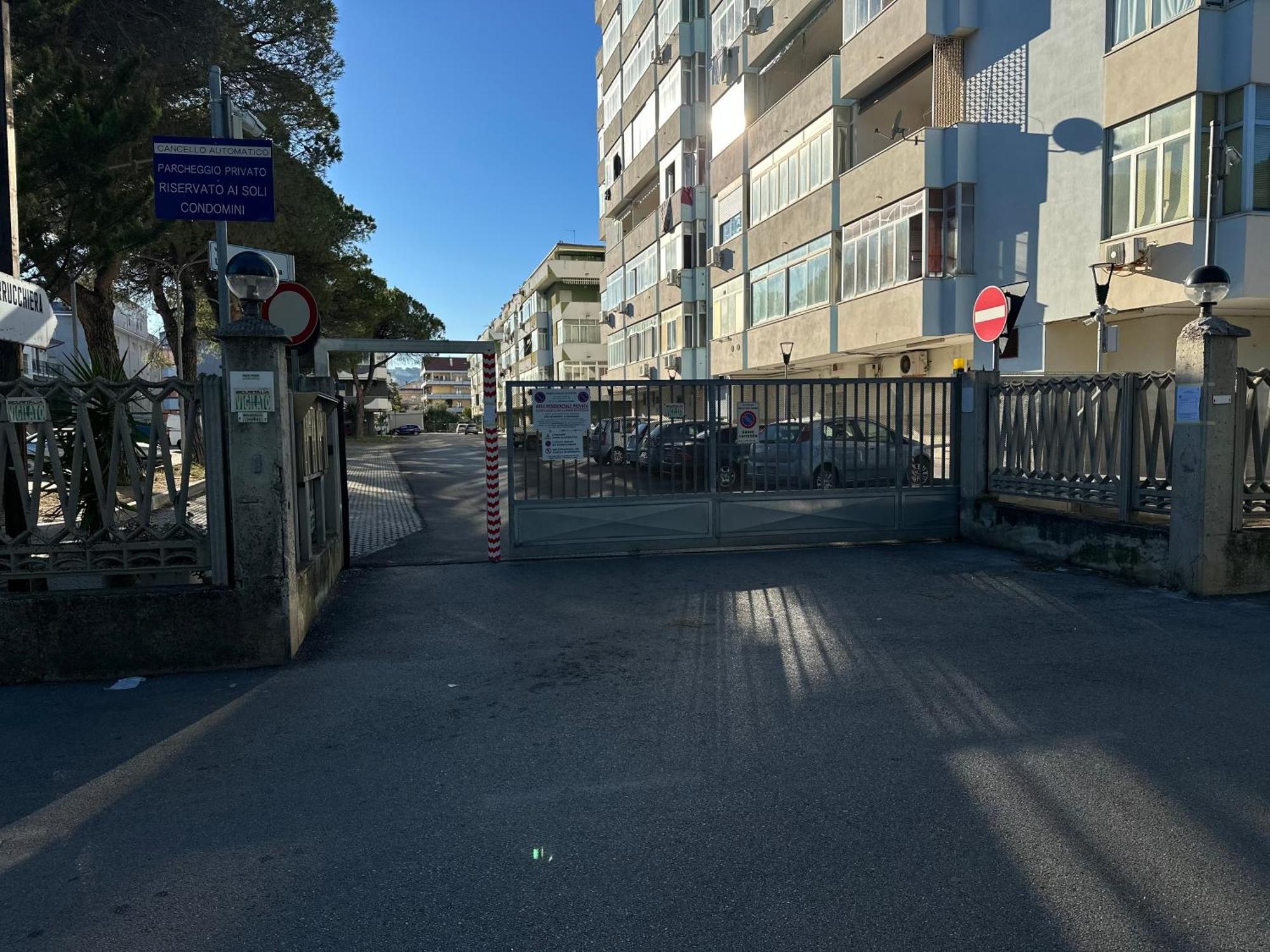 Lortica Apartment Pescara Exteriör bild