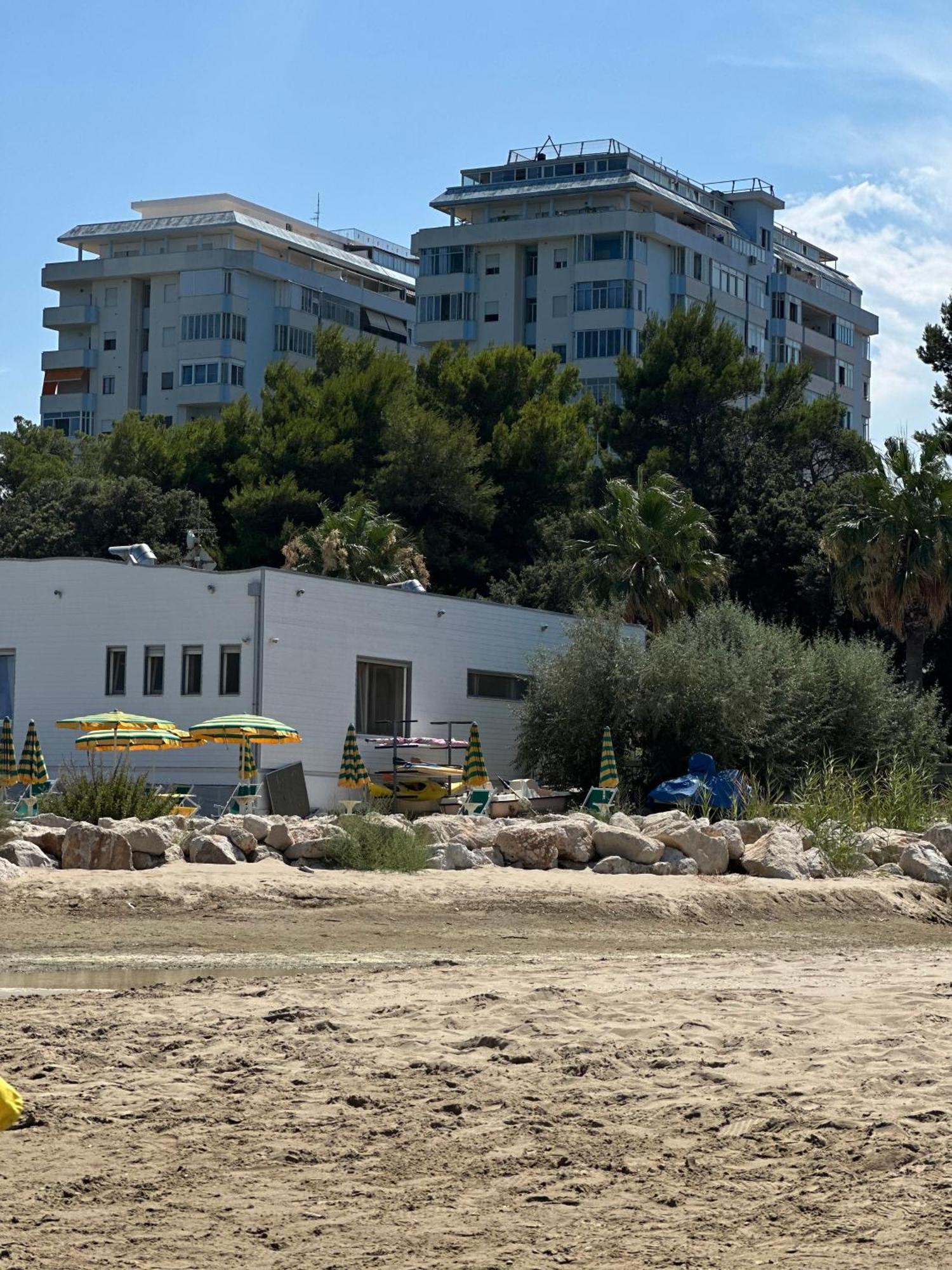 Lortica Apartment Pescara Exteriör bild